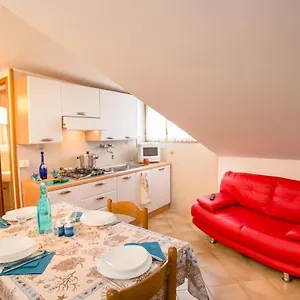 https://centralissime-mansarde-piazza-brescia.hotelslidodijesolo.com